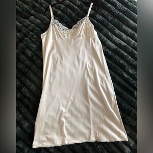 1983 Vintage Cream Lace Night Slip